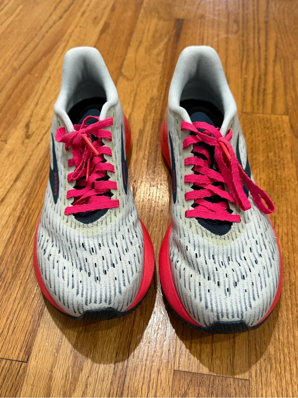 Womens Brooks Hyperion Tempo Gray Athletic Running Sneakers Shoes Size 9